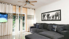 Central Upscale New Kingston Apt with pool